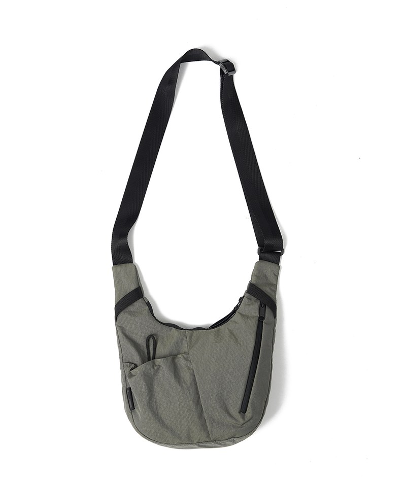 SSN9953 圓弧斜背包 M1｜CROSSBODY BAG BLACK
