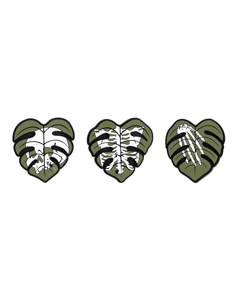 HKE3904-222 骨白龜背芋鞋扣 一組三入 Bone Monstera Jibbitz